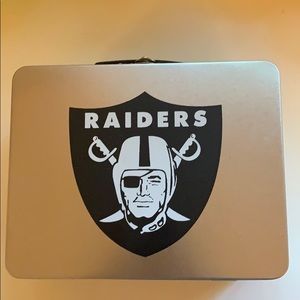 Oakland Raiders metal lunchbox